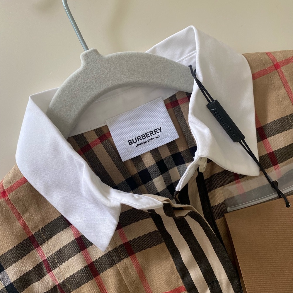 Perfect midi girls Burberry dress. Band new